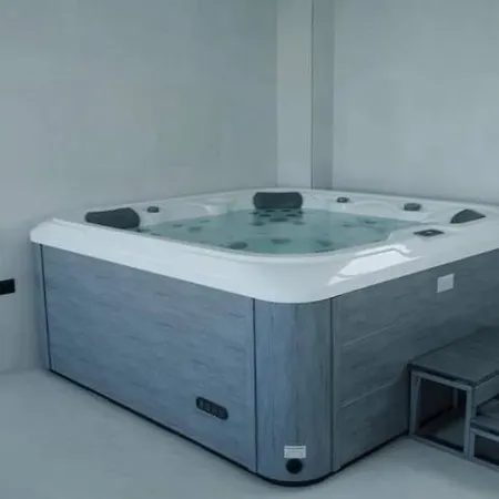 Infinity Sauna Jacuzzi Gym On Top Floor Fabulous Lejlighed