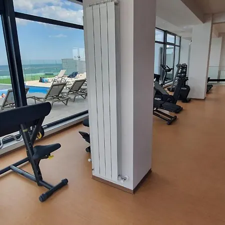 Infinity Sauna Jacuzzi Gym On Top Floor Fabulous *